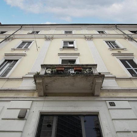 Penthouse With Patio & 2 Baths, 10 Min To Duomo Lejlighed Milano Eksteriør billede