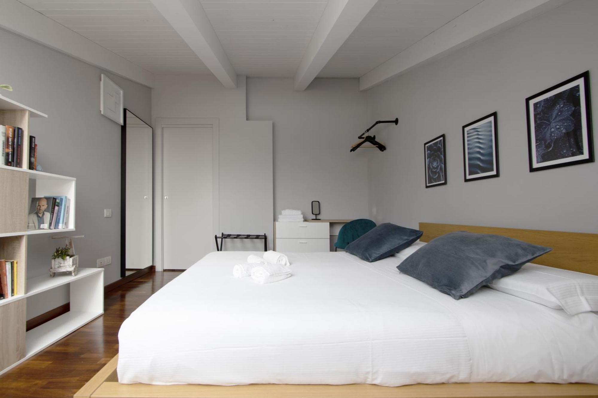 Penthouse With Patio & 2 Baths, 10 Min To Duomo Lejlighed Milano Eksteriør billede
