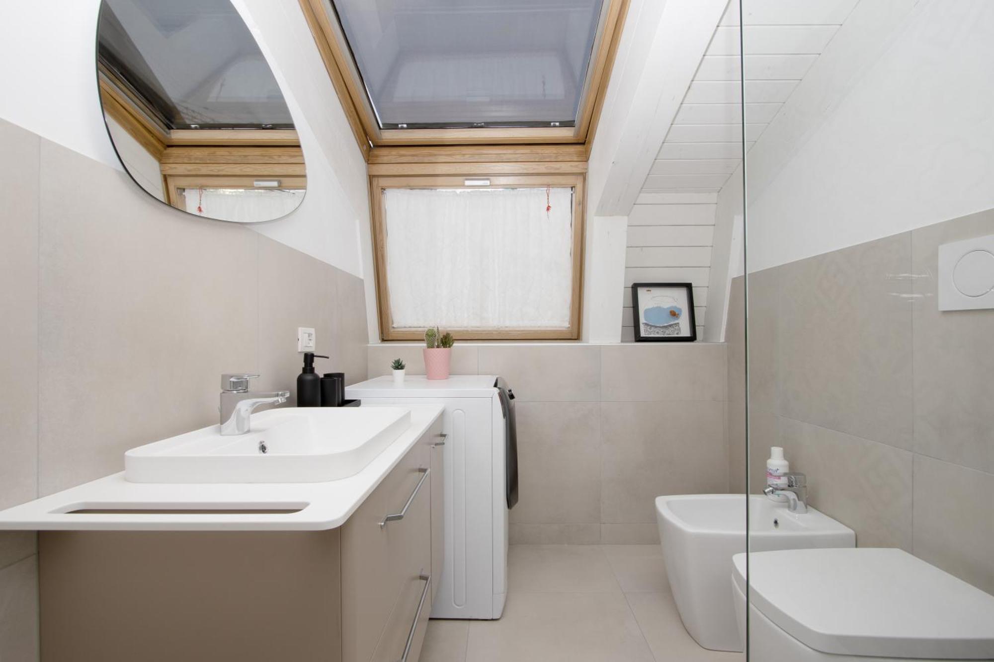 Penthouse With Patio & 2 Baths, 10 Min To Duomo Lejlighed Milano Eksteriør billede